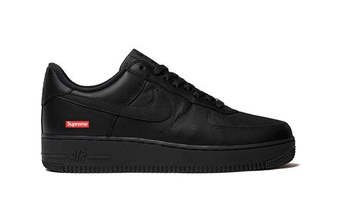 Supreme X Nike Air Force 1 Low