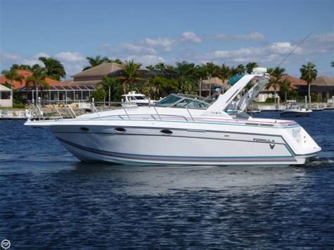 At first glance, it appears to be like so many other express cruisers: Formula 31 PC 1994 for sale for $27,800 - Boats-from-USA.com