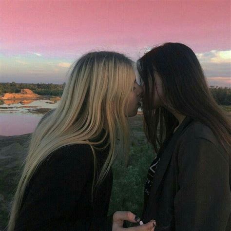 Pin de KYUZAKIXZ en con imágenes Fotos de perfil Lesbianas