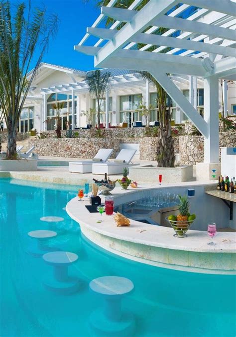 33 Mega Impressive Swim Up Pool Bars Built For Entertaining Dream Pools Luxury Swimming Pools