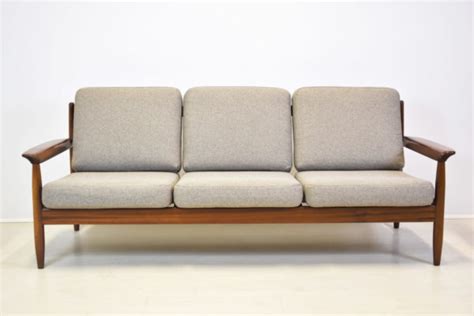 Century two & half seat sofa. Sofa Danish Design Vintage Mit Century 60er - stilelite