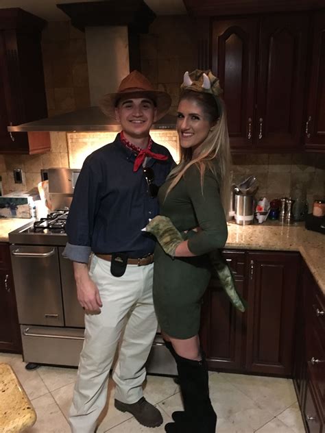 Couples Costumes Dr Alan Grant And His Dinosaur Jurassic Park Couples Costumes Doctor