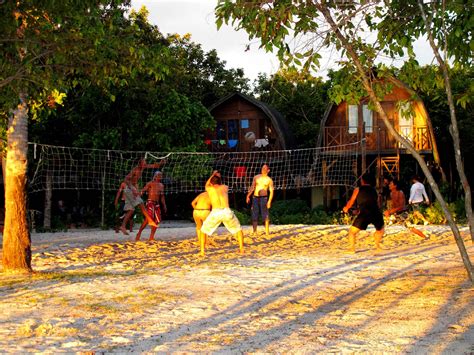 Mari Mari Backpackers Lodge | Mantanani Island | Budget Rooms