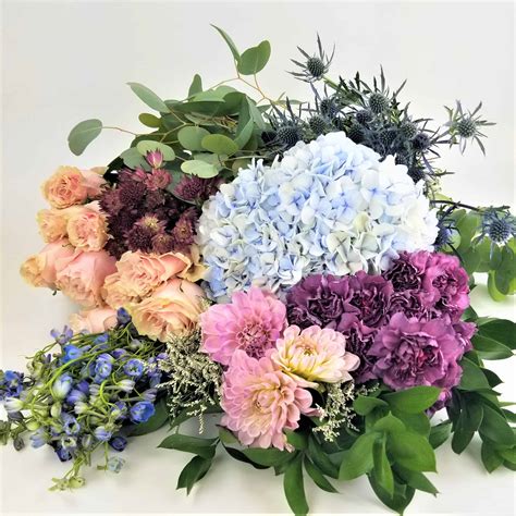 Soft Surrounding Luxury Mix Wholesale Bulk Flowers Cascade Floral