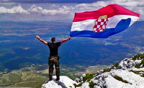 Hrvatska Danas Slavi Dan Državnosti —