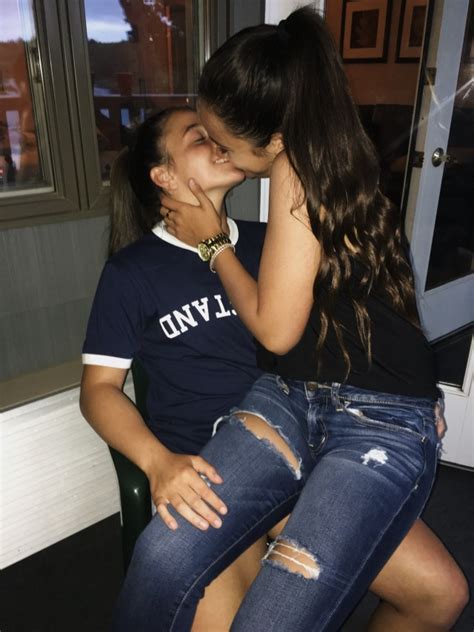 Cute Couple Cute Lesbian Couples Lesbians Kissing Meet Girls Girls In Love Lesbian Hot