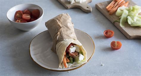 Check spelling or type a new query. Piadina greca con feta, cetrioli e salsa tzatziki ...