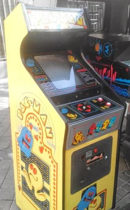 ¿si les digo que pac man y algunos videojuegos antiguos desatan pasiones me creen? Pacman mini de IRECSA - Máquina recreativa