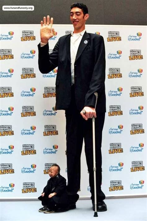 Tallest And Shortest Men Sultan Kosen Worlds Tallest Man Meeting The