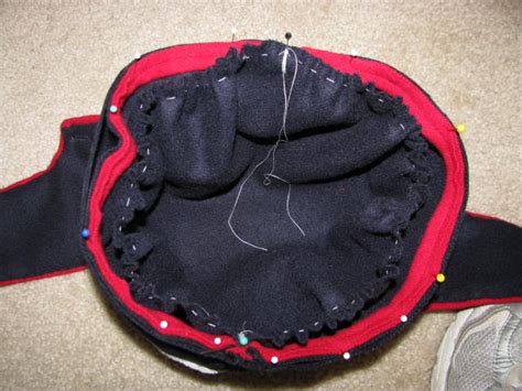 Le mot, tout comme le bonnet sont hongrois, ce bonnet fut introduit dans l'armée française sous le règne de louis xv. Adventures in Historical Sewing: Finishing the pokalem