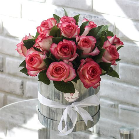 15 Pink Roses Jumilia In A Box Vendor Code 333010419 Hand Delivered