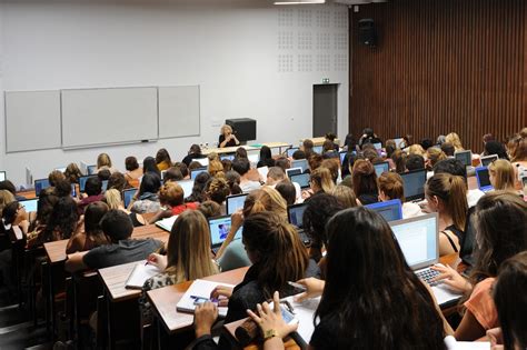 Elle forme chaque année des milliers d'étudiants dans son campus à montpellier mais aussi à béziers. À l'université, le tirage au sort des étudiants - La Croix