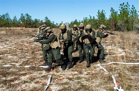 Green Berets Train Junglas To Fight Close Quarters Battles Article