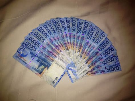 1000000 Dolar = Rupiah - Buku Sinta