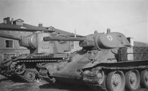 Kv 2 And T 34 Tanks In German Service Tanks Of The Panzer Kompanie Zb