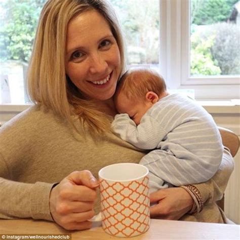 Liz Sergeant Shares Snap After Realising Breastmilk Leaked Daily Mail