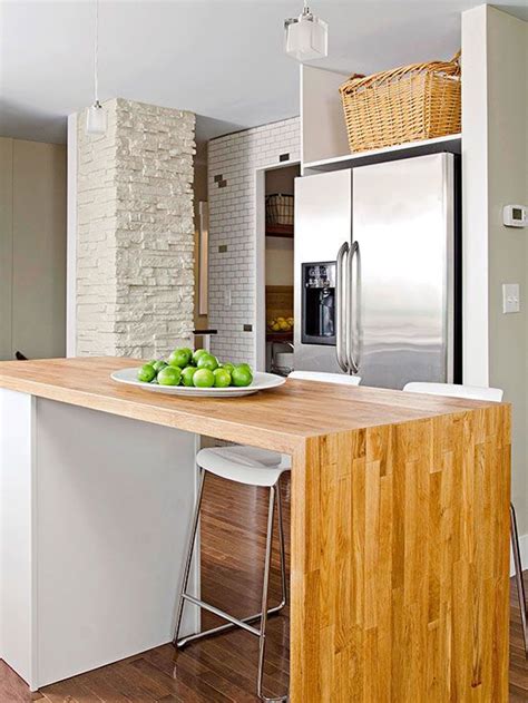 Even kitchen cabinets of the highest quality can become damaged, and doors can begin sagging if they are pulled down or leaned on. Remove cabinet doors to fashion a niche for showing off ...
