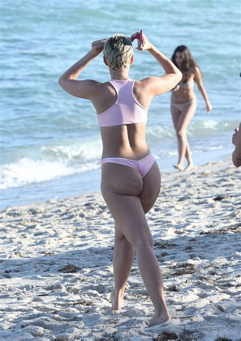 Julieanna Yesjulz Goddard In Bikini At A Beach In Miami 12062017 Hawtcelebs