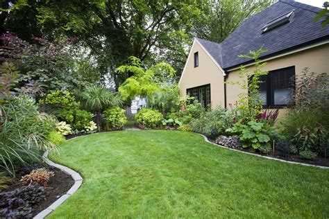 Cara Mengekalkan Rumput Cantik Di Laman Rumah Baba Gardening
