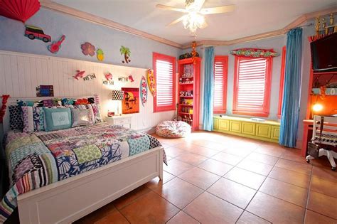 20 Kids Bedrooms That Usher In A Fun Tropical Twist