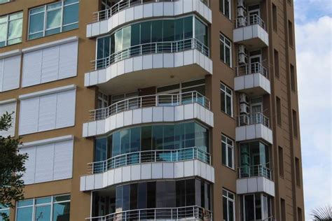 Rüyada Eşinin Balkondan Düştüğünü Görmek - ruyandagor.com