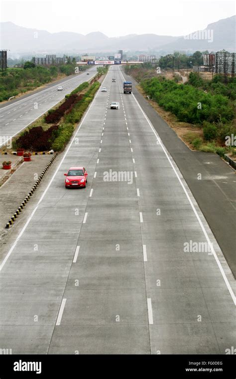 Mumbai Pune Expressway High Resolution Stock Photography And Images Alamy