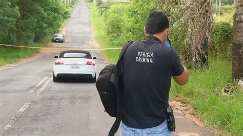 Polícia Apura Se Empresário Morto A Tiros Dentro De Carro De Luxo Marcou Encontro Com Criminoso