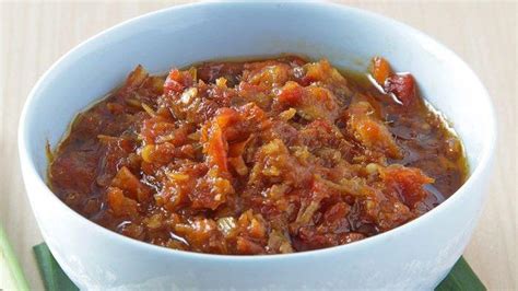 Bahan kemudian tumis bumbu halus sampai kuning dan harum. Bumbu Sambal Serai Bali : Minyak kelapa membuat rasa dan ...