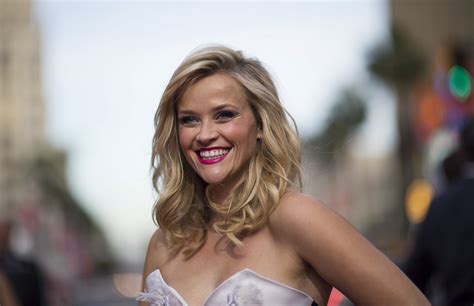 Reese Witherspoon Slips Back Into Legally Blonde Bikini And Proves