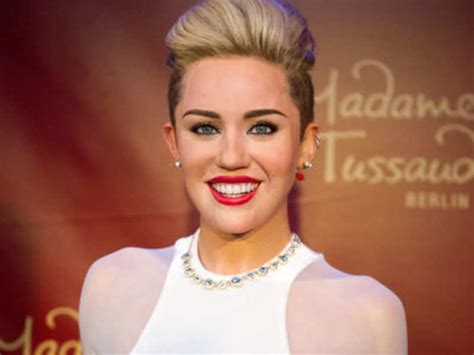 Miley Cyrus Laughs Off Online Death Hoax English Movie News Times