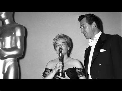 Simone signoret won several notable awards during her career. Simone Signoret Wins Best Actress: 1960 Oscars - YouTube