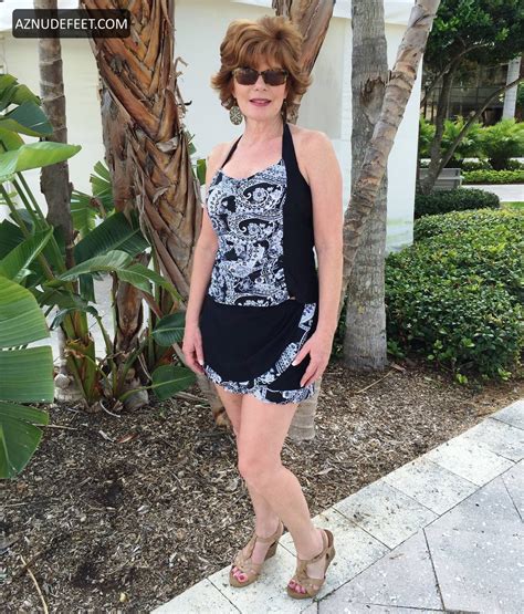 LINDA DAVIES Feet - AZNudeFeet