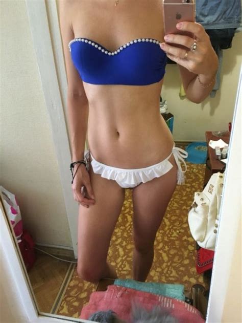 A Hot Collection Of Gorgeous Girls Taking Sexy Selfies 28 Pics