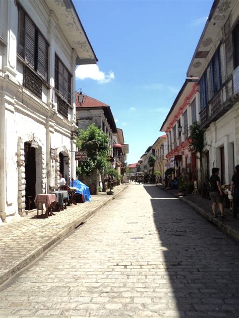 Calle Crisologo, Vigan | To Be, To Be. Tutubi.