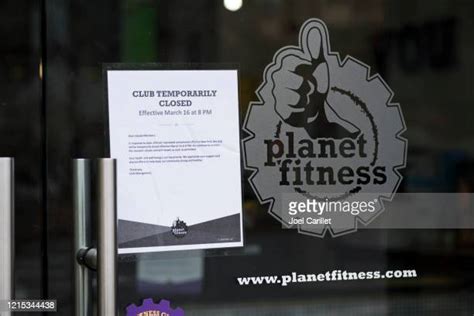 Gym Closed Sign Photos And Premium High Res Pictures Getty Images