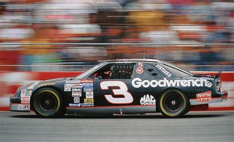 Nascar's favorite son and driving god dale earnhardt jr. Dale Earnhardt / Chevrolet Lumina 1993 | Dale earnhardt ...
