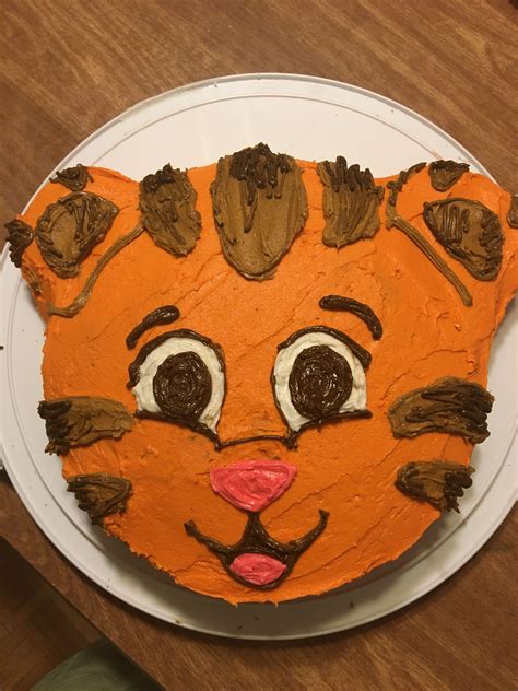 daniel tiger birthday party cake desserts food decor tailgate desserts deserts decoration