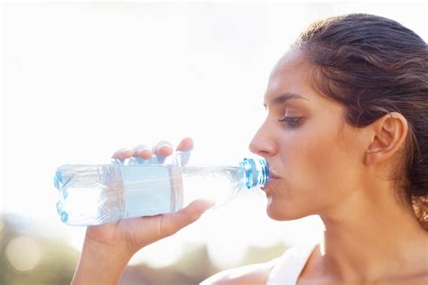 Health Hacks 5 Easy Ways To Drink More Water Healthy