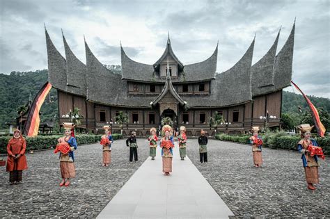 Kemegahan Istana Basa Pagaruyung Menjadu Ikon Sumatra Barat