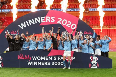 manchester city retain women s fa cup after georgia stanway and janine beckie goals down everton