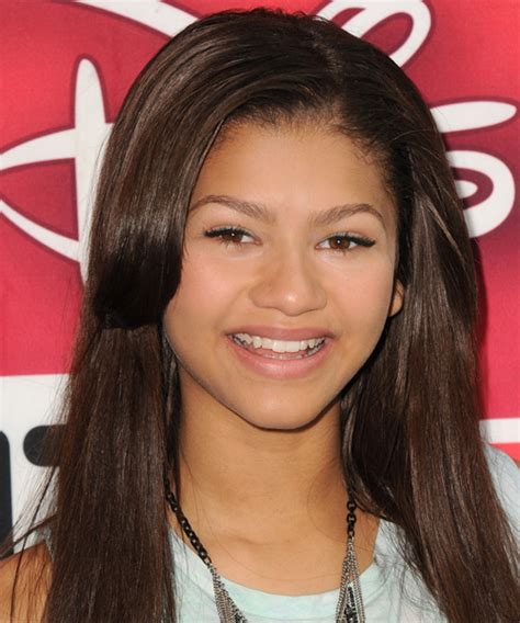 Zendayas 22 Best Hairstyles And Haircuts Celebrities