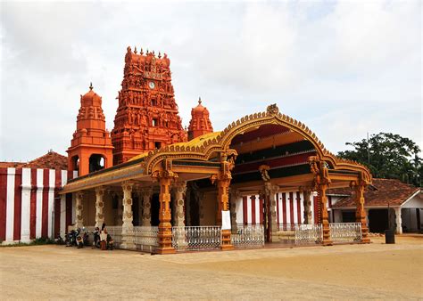 Religions In Sri Lanka Discover Sri Lanka Travel And Tourism Guide