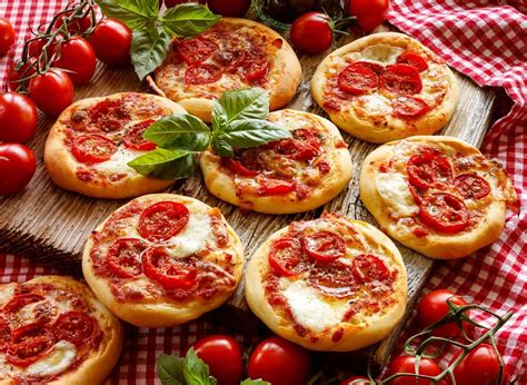 Try 3 Summery Mini Pizza Recipes To Make Your Day Daily Sabah