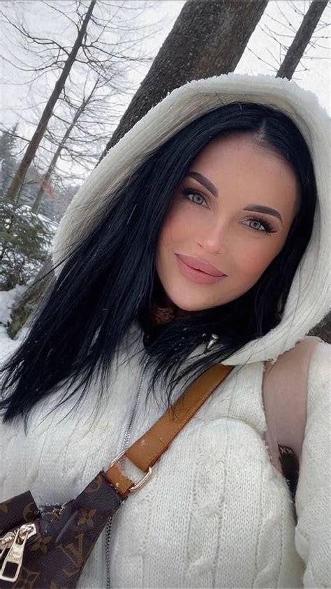 Y O Oksana From Ivano Frankivsk Ukraine Green Eyes Brown Hair Id Goldenbride Net