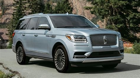 10 Best Large Luxury Suvs Of 2020 New And Used Carfax