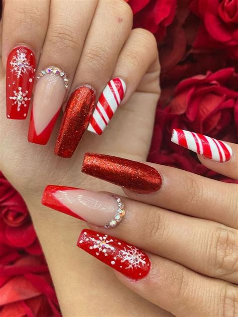 30 Most Beautiful Red Christmas Nails To Try This Year Stylish Belles