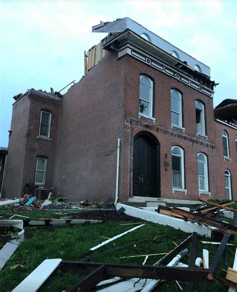 Photos Tornado Rips Through Jefferson City Missouri