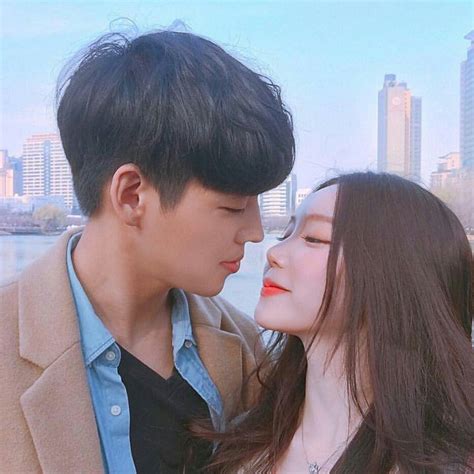 Korean Couple Ulzzang Kiss On The Forehead Casal Ulzzang Casal Ulzzang