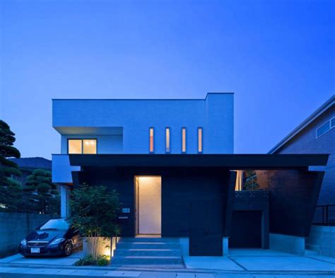 Minimalist Japanese Residence Blends Privacy With An Airy Interior