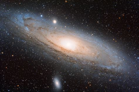 Galassia Di Andromeda Con Le Satelliti